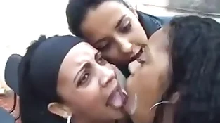Pornography pinch with trio Brazil lezzies kissing
